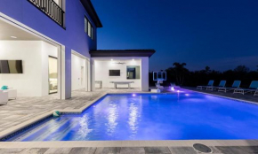Luxury Villa on Reunion Resort and Spa with a Private Pool, Orlando Mansion 4626